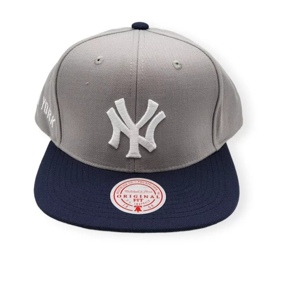 100% Mitchell & Ness New York Yankees Away Cooperstown Adjustable Snapback Hat